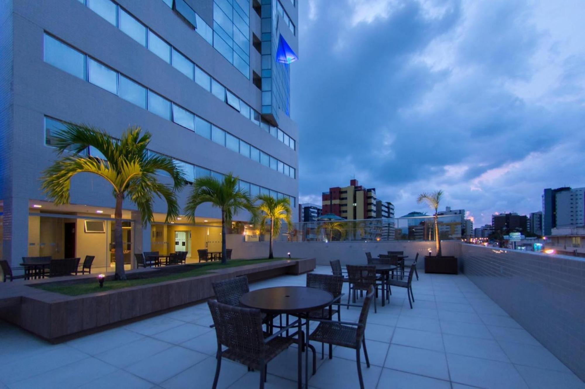 Hilton Garden Inn Maceio Bagian luar foto